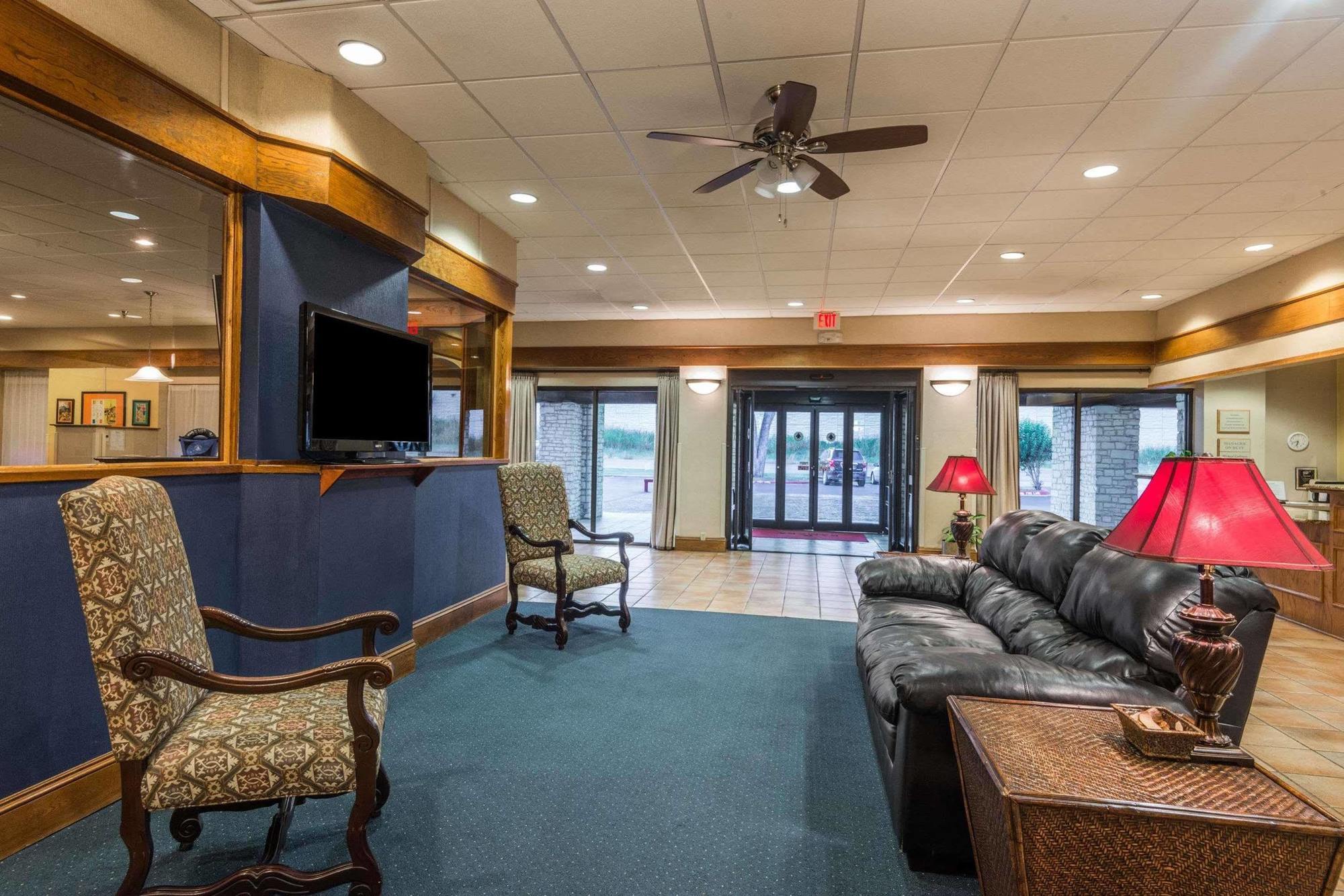 Ramada New Braunfels Hotel Bagian luar foto