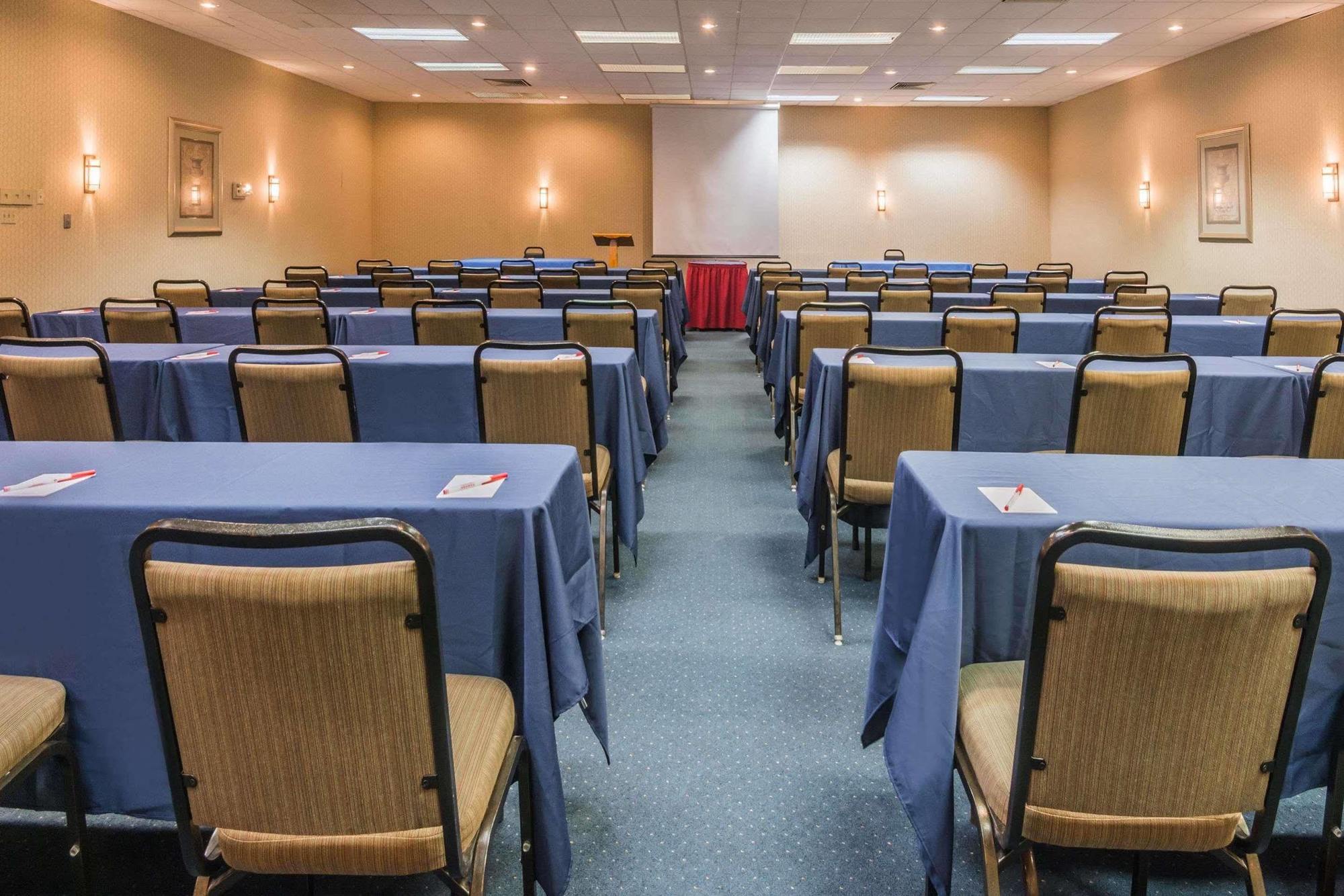 Ramada New Braunfels Hotel Bagian luar foto