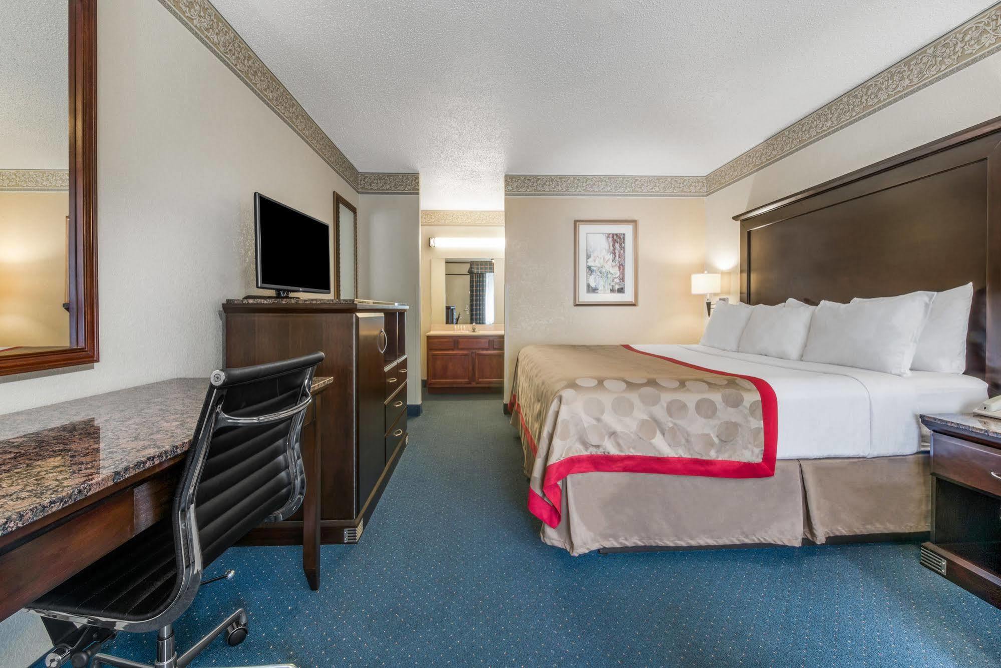 Ramada New Braunfels Hotel Bagian luar foto